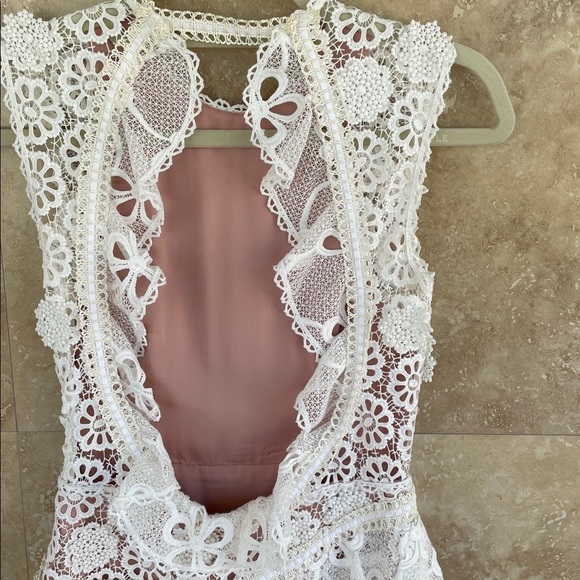 Alexis Dress Arleigh White Lace Ruffle Open Back Cocktail Mini XS Zipper Floral - Picture 7 of 13
